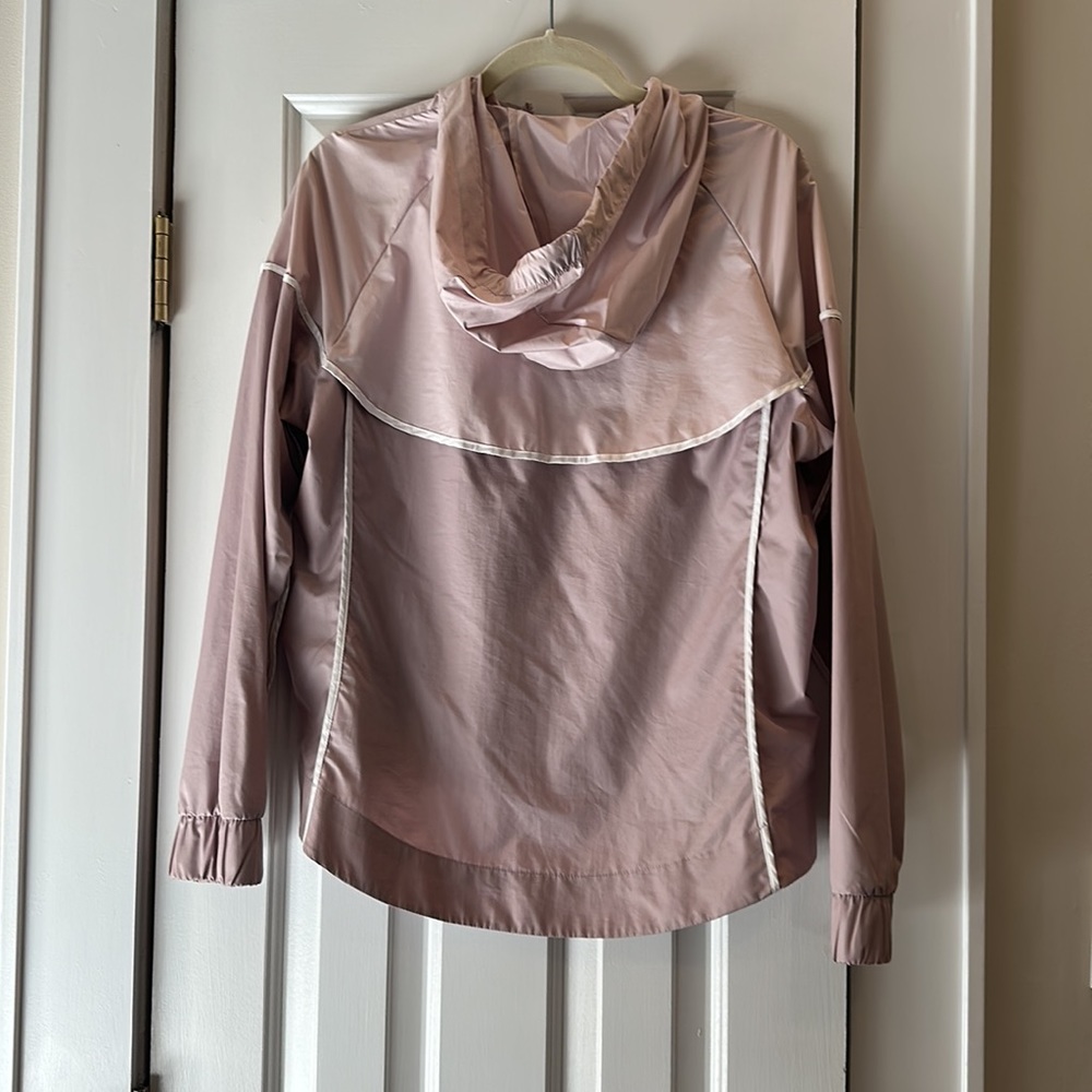 Nike women’s zip up jacket - Picture 2 of 4